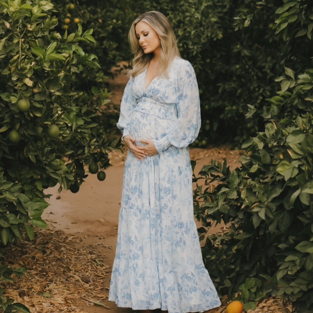 Trish Scully MARCELA MAXI DRESS BLUE
FLORAL Size: S (4/6)